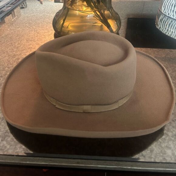 Gladys Tamez Hat - Picture 2 of 4